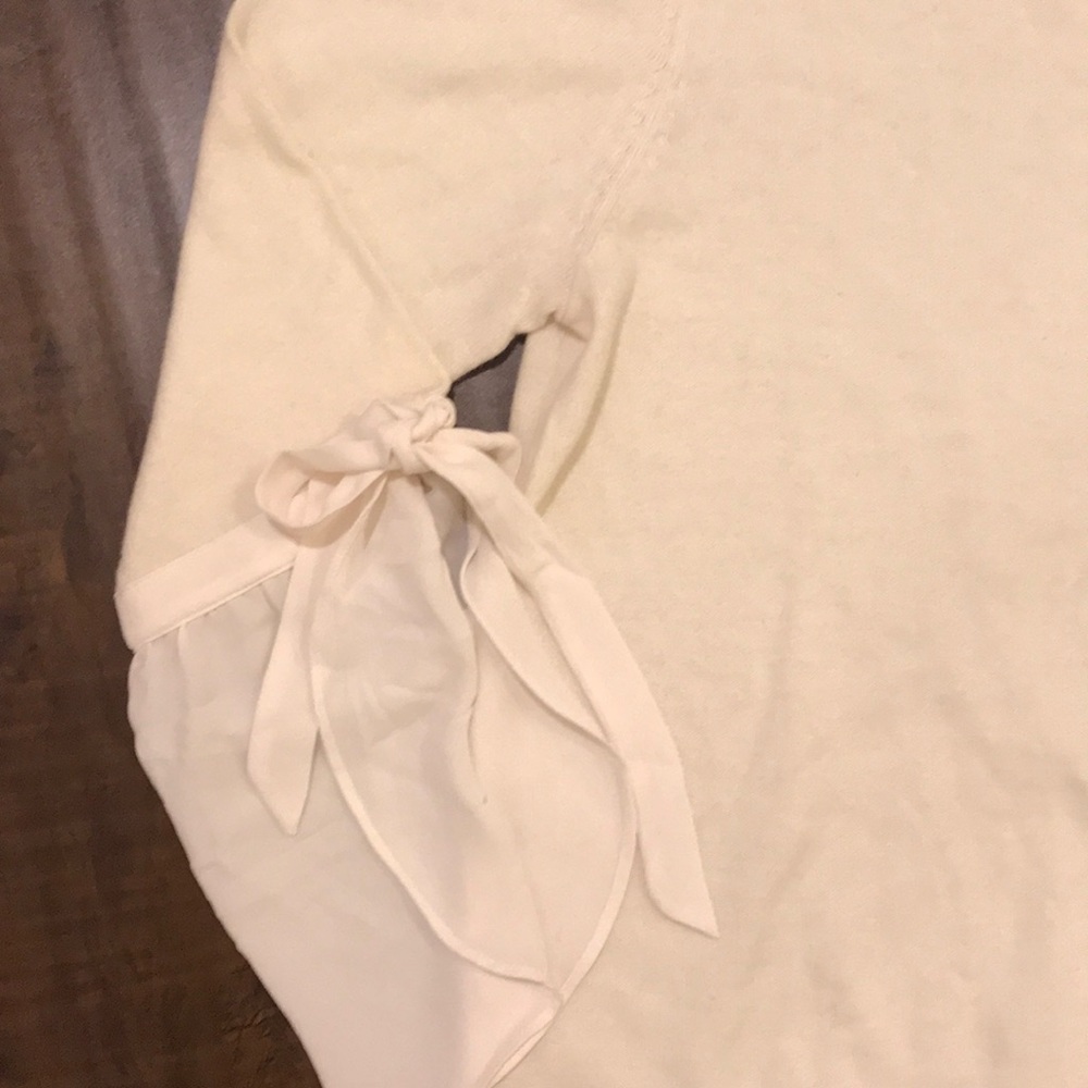 🦋LOFT  Bell Sleeve - Picture 4 of 6